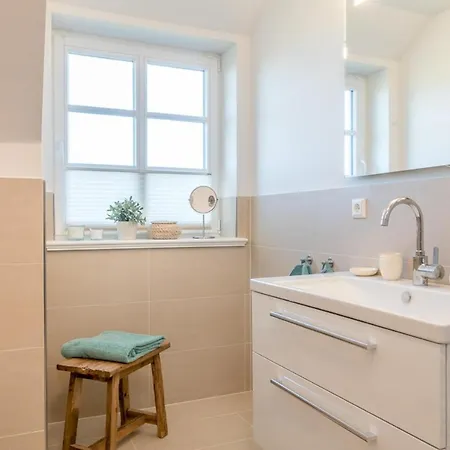 Reetdachhaus Strandkoje Reetdachhaus Strandkoje * Tating